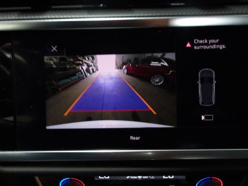 Used 2019 Audi Q3 2.0T Premium image 14