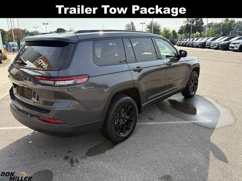 Certified 2025 Jeep Grand Cherokee L Laredo image 8