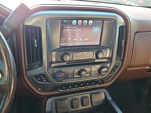 Used 2018 Chevrolet Silverado 1500 High Country image 16