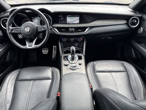 Used 2022 Alfa Romeo Stelvio Ti image 11