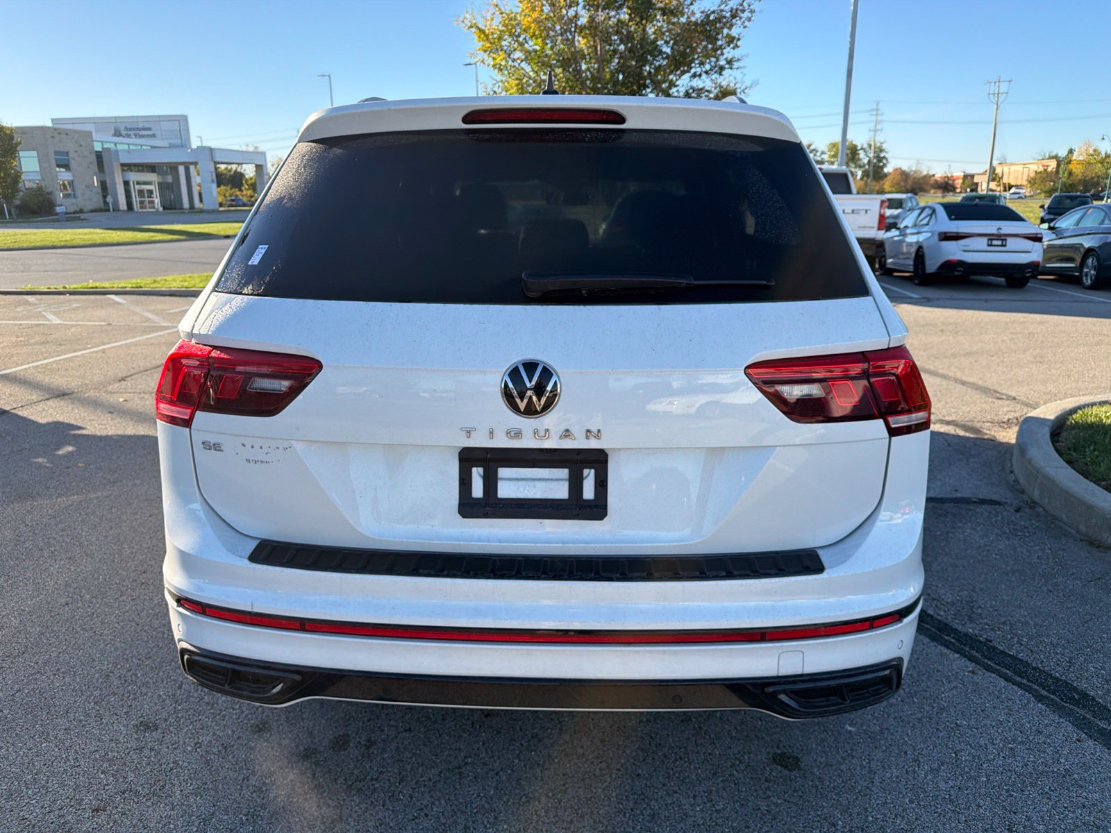 Used 2023 Volkswagen Tiguan SE R-Line FWD image 28
