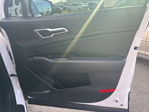 Used 2023 Kia Sportage EX image 20