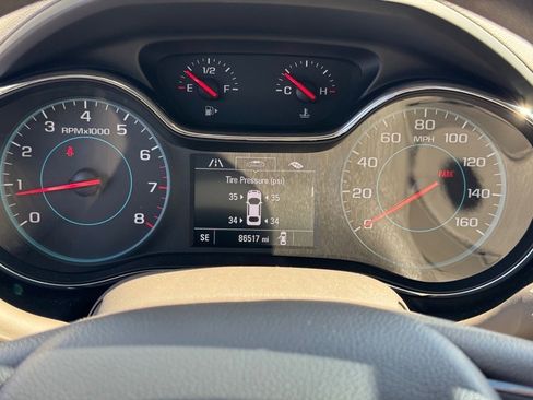 Used 2017 Chevrolet Cruze LT image 19