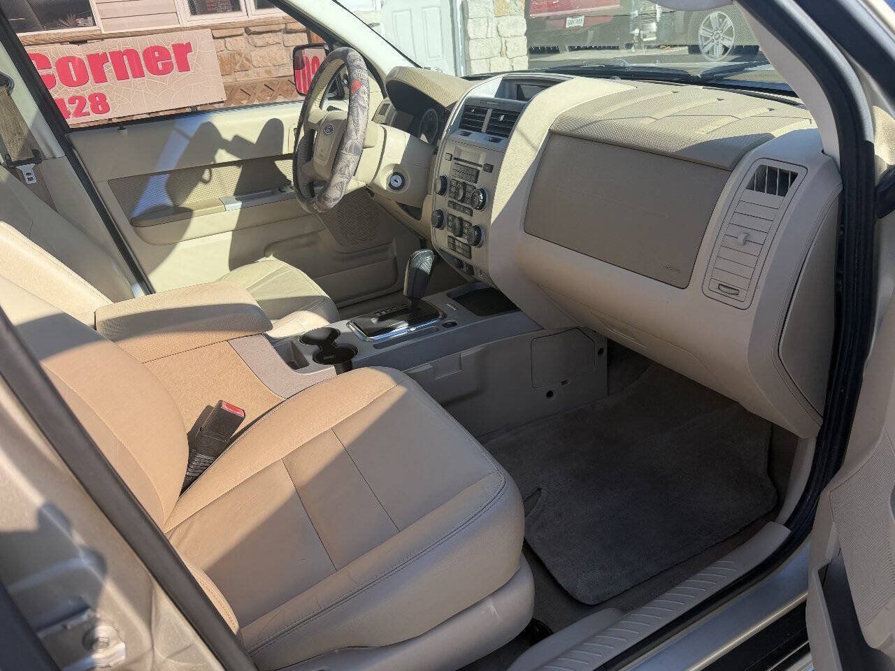 Used 2010 Ford Escape XLT AWD/4WD image 8