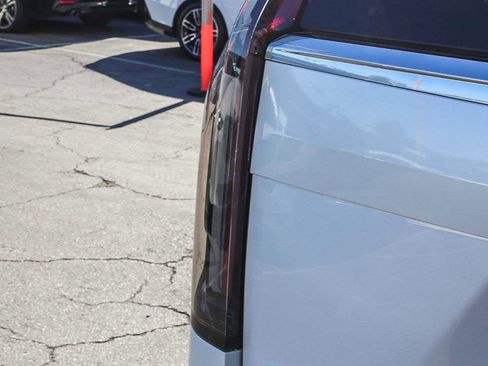 Used 2022 Cadillac Escalade ESV Luxury image 7