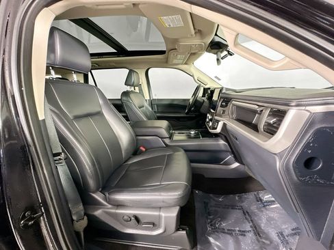 Used 2023 Ford Expedition XLT RWD image 29