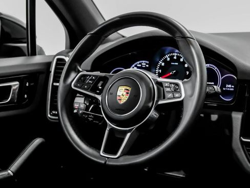 Used 2023 Porsche Cayenne image 13