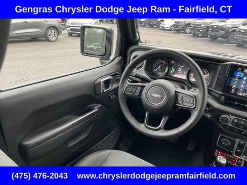Used 2024 Jeep Wrangler Unlimited AWD/4WD image 62