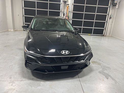 New 2026 Hyundai Elantra Limited FWD image 2