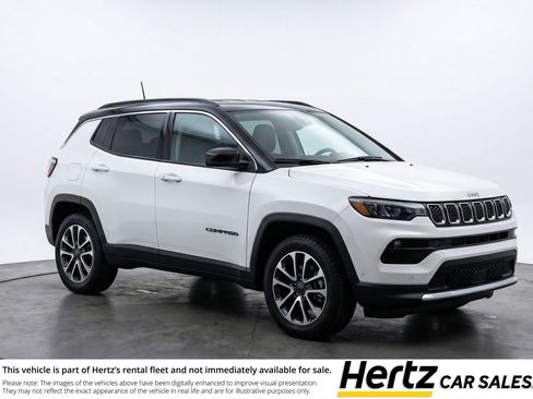 Used 2025 Jeep Compass Trailhawk image 1
