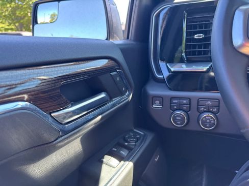 Used 2024 Chevrolet Silverado 1500 LT Trail Boss w/ Convenience Package II AWD/4WD image 20