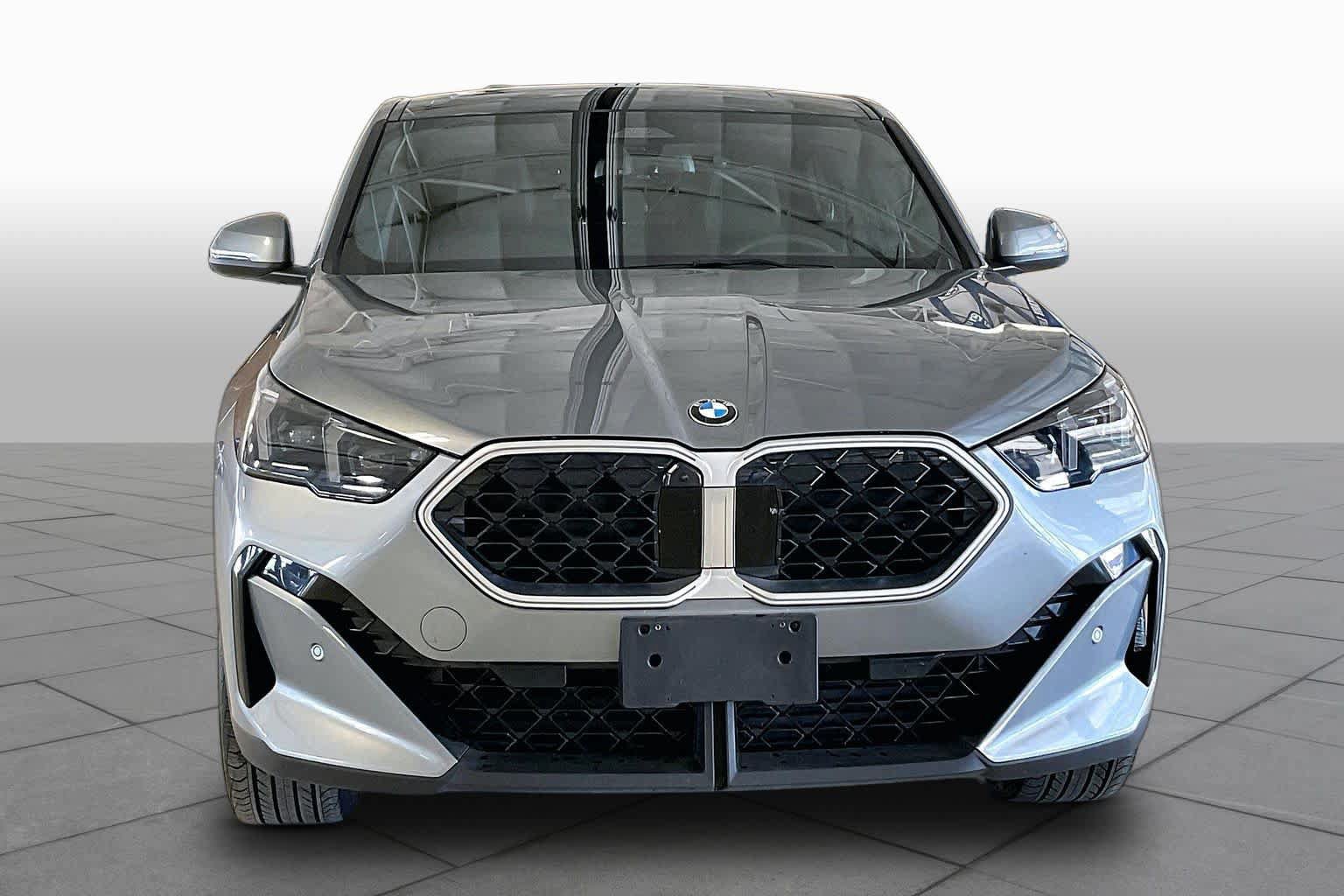 Used 2026 BMW X2 xDrive28i AWD/4WD image 3