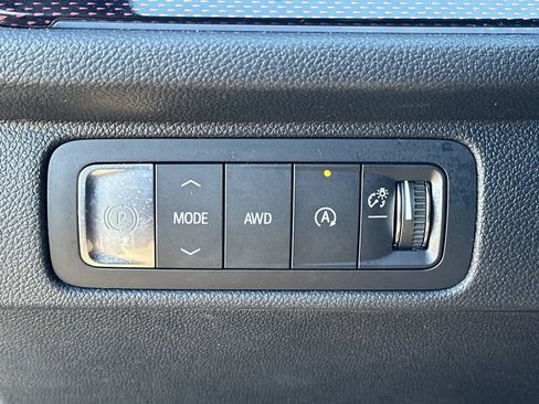 Used 2024 Chevrolet Traverse Z71 AWD/4WD image 21