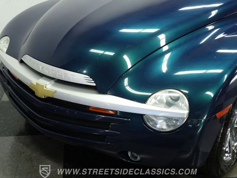 Used 2005 Chevrolet SSR w/ Preferred Equipment Group image 18