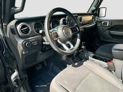 Used 2022 Jeep Wrangler Unlimited Rubicon 4xe AWD/4WD image 9