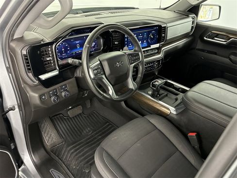 Used 2024 Chevrolet Silverado 1500 RST w/ Z71 Off-Road Package image 9