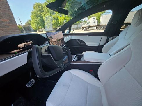 Used 2023 Tesla Model X image 37