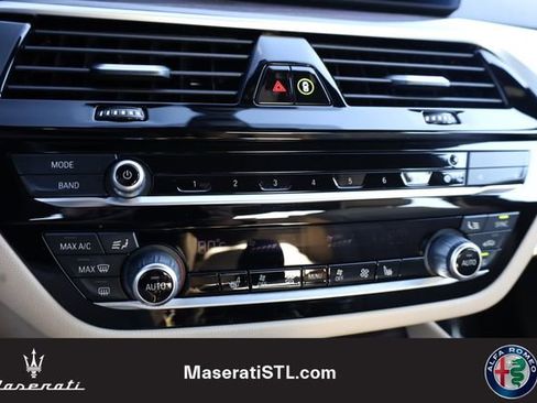 Used 2023 BMW 530i xDrive w/ Premium Package image 19