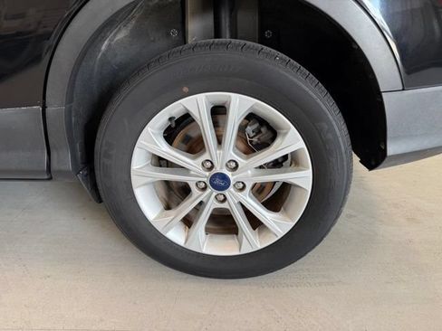 Used 2017 Ford Escape SE FWD image 32