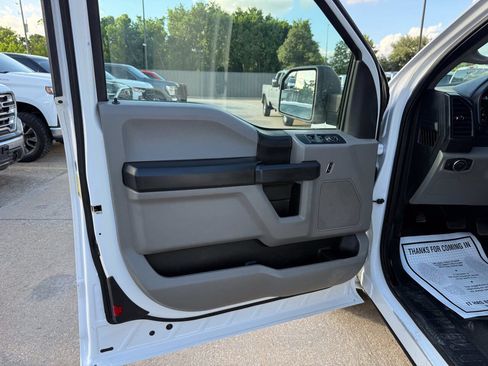 Used 2016 Ford F150 XL w/ Equipment Group 101A Mid AWD/4WD image 8