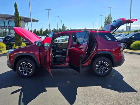 Used 2026 Chevrolet Equinox ACTIV w/ Convenience Package III FWD image 13
