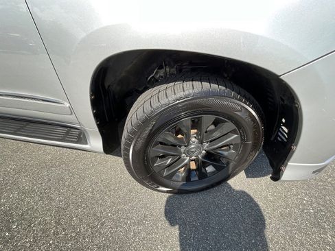 Used 2015 Lexus GX 460 image 14