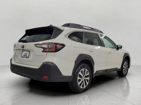 Used 2025 Subaru Outback Premium AWD/4WD image 19