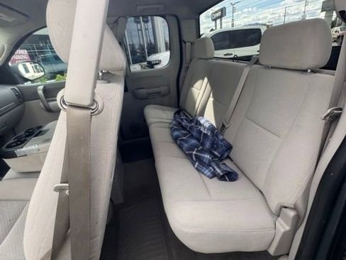 Used 2007 GMC Sierra 1500 SLE w/ SLE1 Preferred Package AWD/4WD image 6