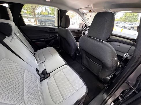 Used 2025 Ford Escape Active AWD/4WD image 48