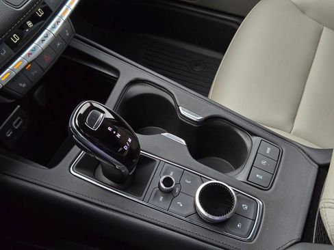 Certified 2023 Cadillac XT4 Luxury w/ Cold Weather Package image 20