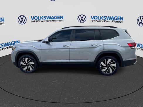 Used 2024 Volkswagen Atlas SE FWD image 11