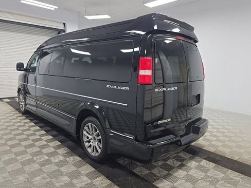 Used 2019 Chevrolet Express 2500 Extended RWD image 4