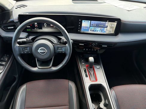 Certified 2025 Nissan Kicks SR FWD image 19