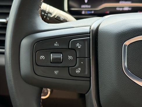 Used 2025 GMC Sierra 2500 AT4 AWD/4WD image 16