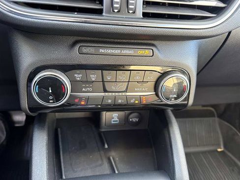 Used 2022 Ford Escape Titanium w/ Titanium Elite Package image 18