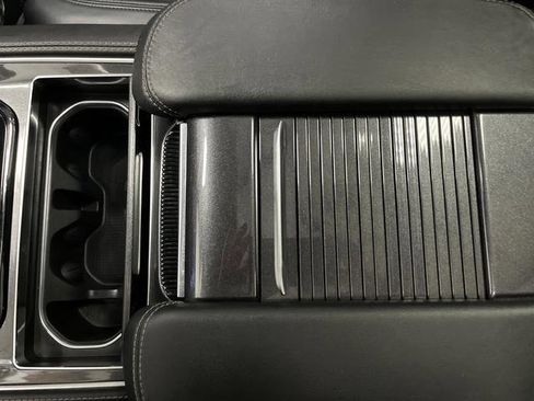 Used 2024 Jeep Wagoneer L 4WD w/ Premium Group I image 22