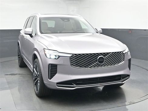 New 2026 Volvo XC90 B6 Core image 2
