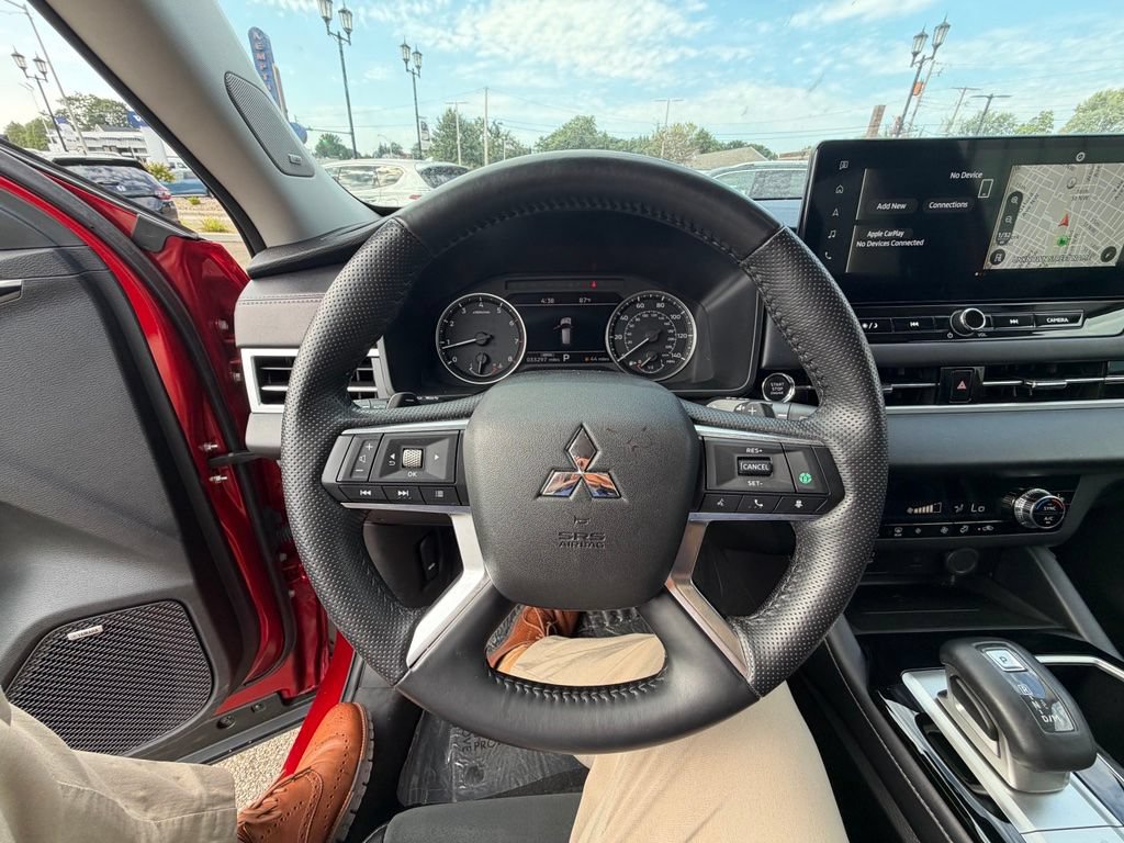 Used 2025 Mitsubishi Outlander SE FWD image 8