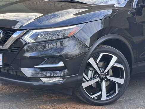 Used 2022 Nissan Rogue Sport SL w/ Premium Package image 31