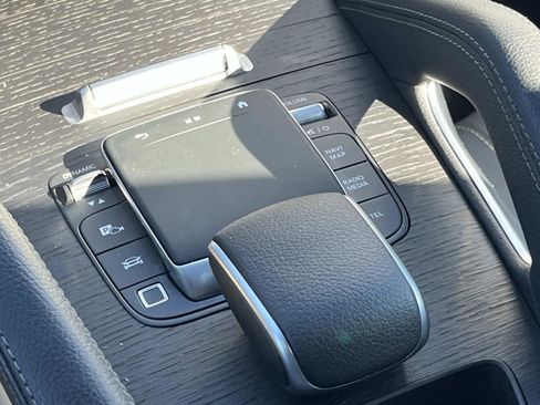 Used 2025 Mercedes-Benz GLE 350 4MATIC image 31