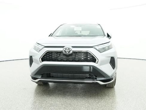 New 2025 Toyota RAV4 SE image 3