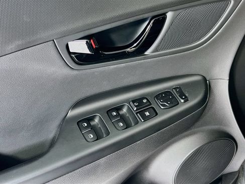 Used 2018 Hyundai Kona Limited FWD image 10