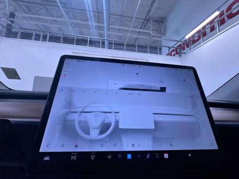 Used 2023 Tesla Model Y Long Range image 25