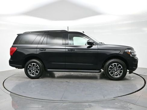 Used 2024 Ford Expedition XLT image 8