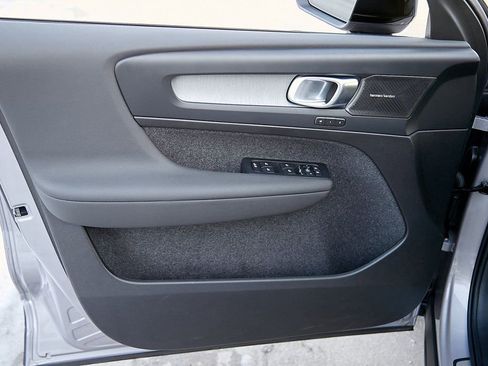 New 2026 Volvo XC40 B5 Ultra w/ Protection Package Premier image 10