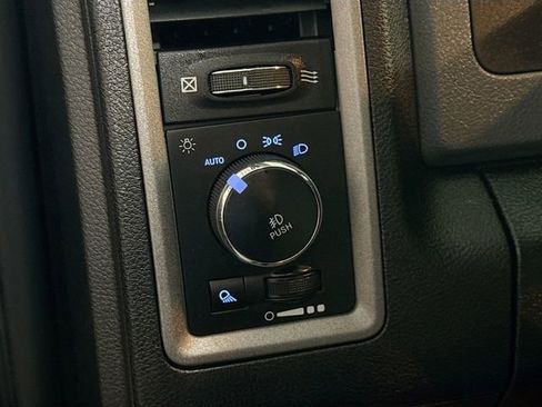 Used 2017 RAM 1500 Express image 11