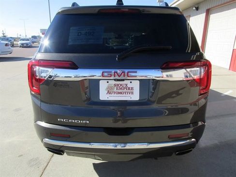 Used 2020 GMC Acadia Denali w/ Technology Package image 8