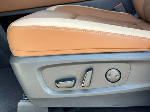 New 2026 Nissan Pathfinder Platinum AWD/4WD image 11