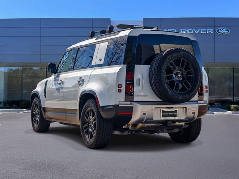 Used 2023 Land Rover Defender 110 S image 6