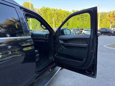 Used 2021 Ford Expedition Limited image 29